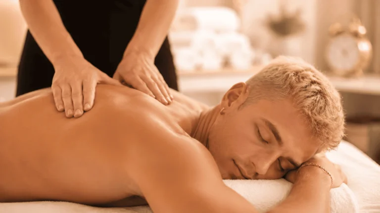 Massagem de Relaxamento para Dormir Melhor: Porque Funciona, Para Quem é Indicada e Como Escolher